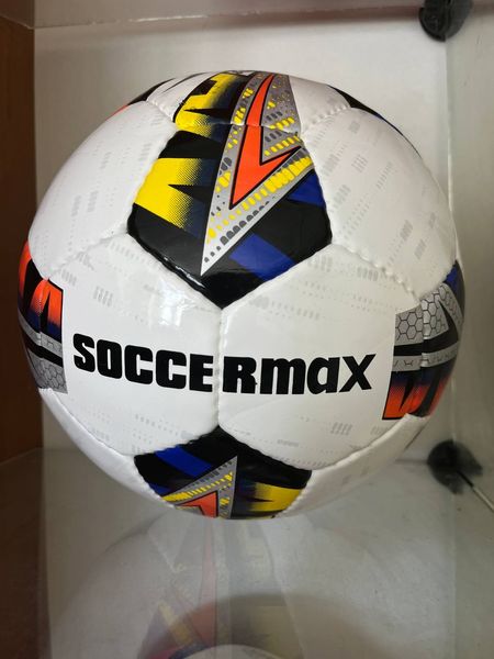 Мяч футбольный SoccerMax footballball2 фото